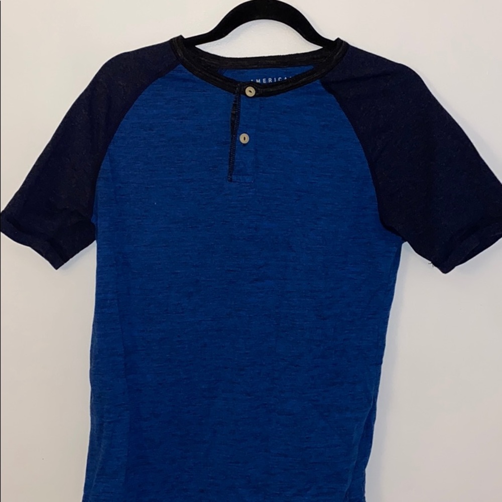 American Eagle tee
